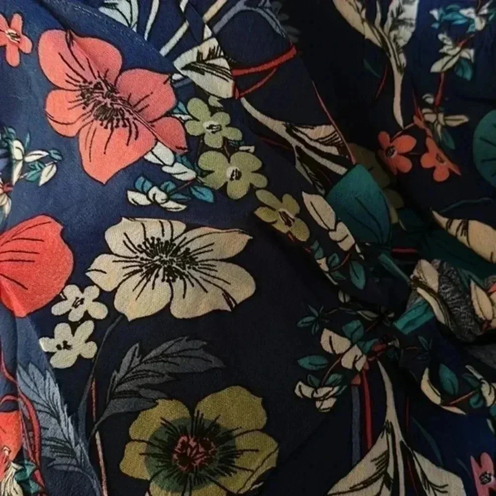 BNWT Hayden Los Angeles Blue Floral Wrap Shorts - Picture 6 of 7